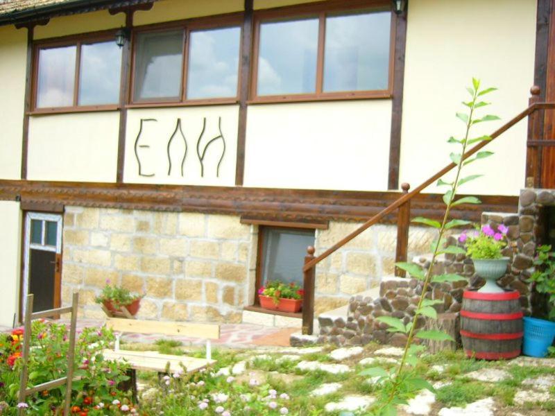 Къща Под Наем Petrova Hotel Cherven  Exterior photo